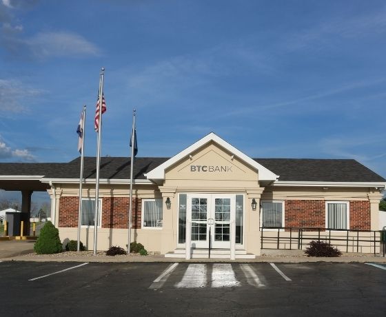 Exterior of brick and tan BTC Bank Salisbury branch location. 